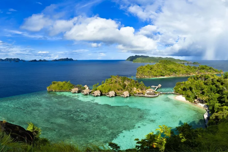 misool-eco-resort-raja-ampat-west-papua-indonesia-conde-nast-traveller-17aug15-Tobias-Zimmer